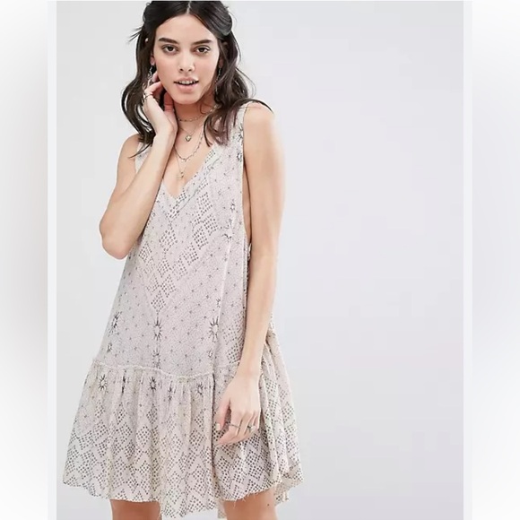 Free People Sat It With Layers Slip Dress Mini
Sz S - Picture 3 of 9